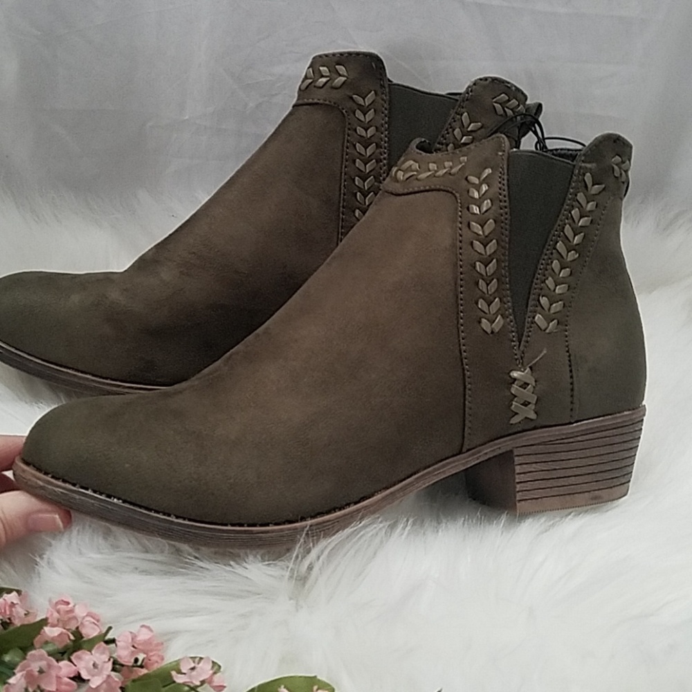 New! Olive Street Green Suede Chelsea Booties 7.5